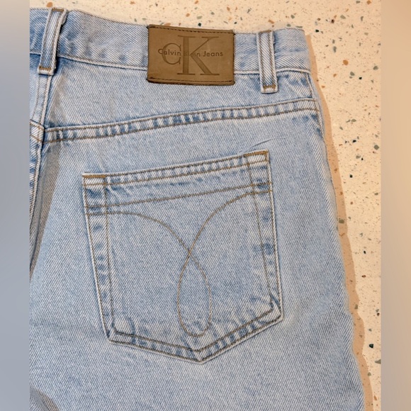 Vintage 90s Calvin Klein Jean Shorts in Sz 10‎ Cotton Light Wash Denim - Picture 6 of 9